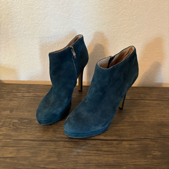 Vince Camuto Shoes - Vince Camuto women’s shoes size 9